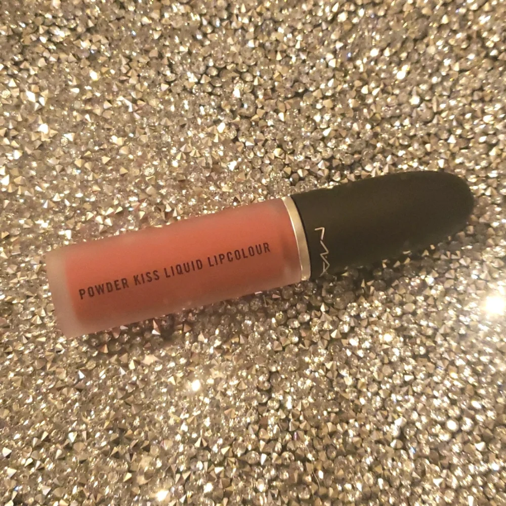❇️🧚‍♀️MULL IT OVER Mac Powder Kiss Liquid Lipstick NWT